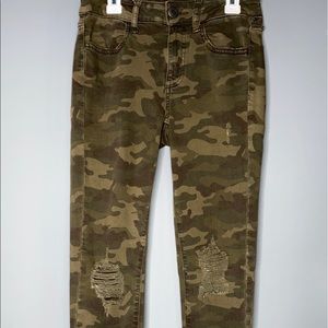 Ripped camo jeggings
